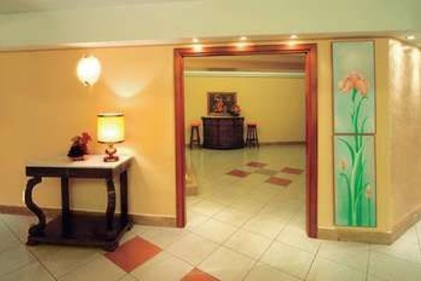 Pisani Hotel (San Nicola la Strada)